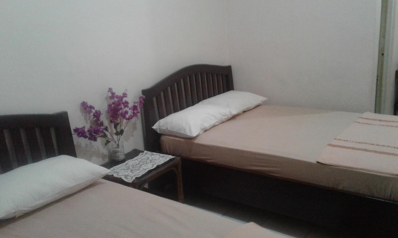 Canary Guesthouse Джок'якарта Екстер'єр фото